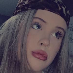 Meet your Posher, Ava